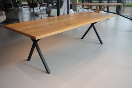 Cartel Living Too Massief Eiken Eettafel Light Oak 240 cm. Direct leverbaar.