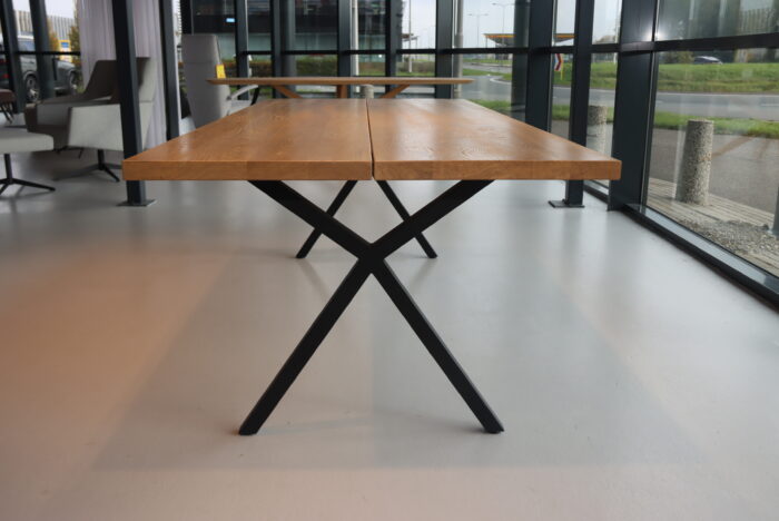 Cartel Living Too Massief Eiken Eettafel Light Oak 240 cm. Direct leverbaar.