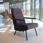 Havee Cloak design fauteuil Mr.Cliff (hoge rug) in Kvadrat stof Vanir. Direct leverbaar.