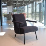 Havee Cloak design fauteuil Mrs.Cliff in Ploegstof Taro.