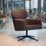 Havee Cloak design draaifauteuil Pebble in Kvadrat stof. Direct leverbaar.