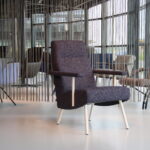 Havee Cloak design fauteuil Mr.Cliff ( hoge rug ) in Kvadrat stof Vanir. Direct leverbaar.