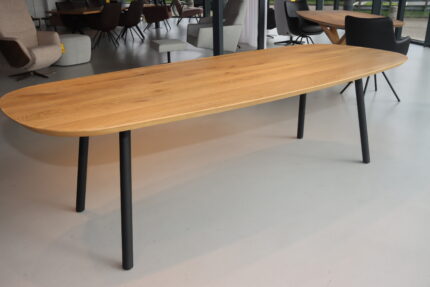 Cartel Living Eettafel Zen met massief eiken blad 260 cm. Direct leverbaar.