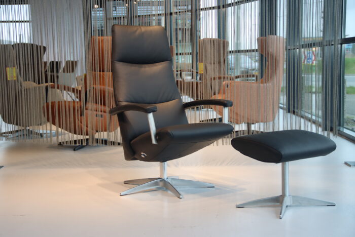Gealux Carlo Volo design (relax)fauteuil zonder voetklep in leer zwart met hokker