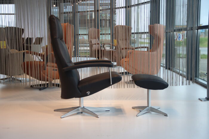 Gealux Carlo Volo design (relax)fauteuil zonder voetklep in leer zwart met hokker