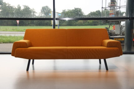 Havee Cloak design bank Sky 3 zits 210 cm in stof Kvadrat. Direct leverbaar