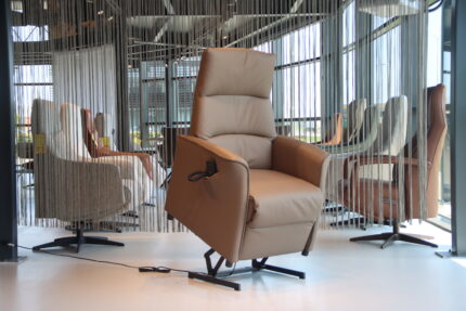 Sta op stoel/relaxfauteuil SIT UP ST 7075N De Toekomst leer