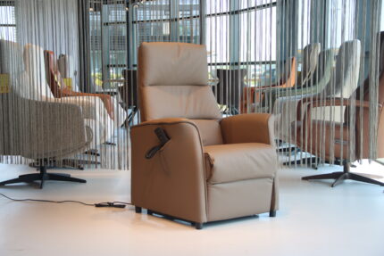 Sta op stoel/relaxfauteuil SIT UP ST 7075N De Toekomst leer