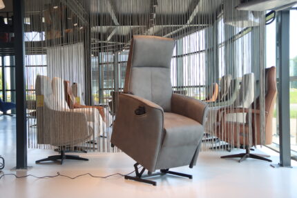 Sta op stoel / relaxfauteuil Verdu van De Toekomst in stof