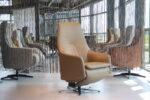 Moderne sta op stoel draai / relaxfauteuil in leer Twinz TW-102 van Gealux.