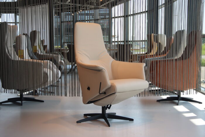 Modern design relaxfauteuil Gealux Arc TR 2007 manueel verstelbaar