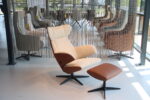 Goossens relaxfauteuil Avec + hokker met gasveer stof/leer modern design relaxfauteuil