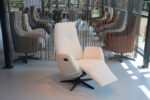 Elektrisch verstelbaar design relaxfauteuil / relaxstoel in stof Twinz TW-8211 van Gealux 3 motoren met accu.