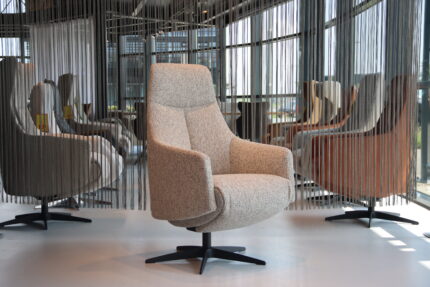 Elektrisch verstelbaar relaxfauteuil / relaxstoel in stof Twinz TW-109 van Gealux 3 motoren met accu.