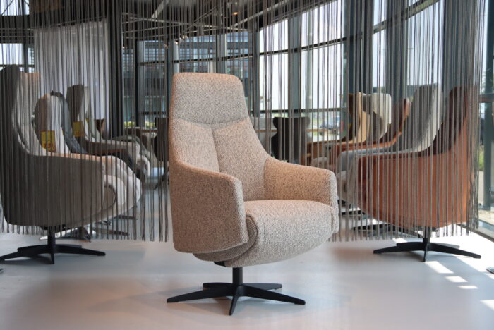 Elektrisch verstelbaar relaxfauteuil / relaxstoel in stof Twinz TW-109 van Gealux 3 motoren met accu.