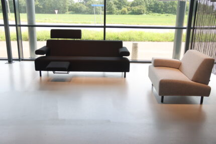 Havee Cloak design bank Pacific 3 zits + fauteuil in ROHI stof, direct leverbaar.