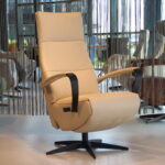 Relaxfauteuil 3 motoren De Toekomst Twice Pro TW-270N Leder Semira 5800 kleur Beige.