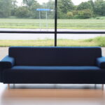 Havee Cloak model Sand 3 zits in stof Kvadrat, 228 cm breed, direct leverbaar.