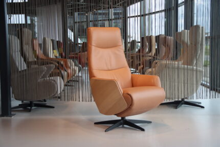 Relaxfauteuil Twice TW-274N De Toekomst in Rundleder Carmina 3 motoren met accu. Direct leverbaar.