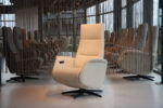 Elektrisch verstelbaar sta op stoel draai / relaxfauteuil / relaxstoel Leer Twice Pro TW-272 van De Toekomst met 3 motoren en een accu. Direct leverbaar