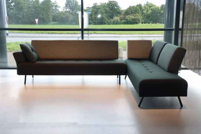 Design hoekbank Havee Cloak Lake van topontwerper Hans Daalder