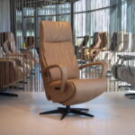 Elektrisch verstelbaar relaxfauteuil Twice Pro TW-264 Sta Op functie leer De Toekomst met 3 motoren en een accu.
