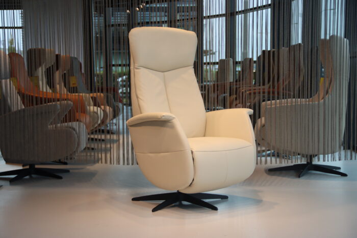 Relaxfauteuil manueel verstelbaar met gasveer / relaxstoel in Leer Feelz FZ R05-A05 van De Toekomst. Direct leverbaar.