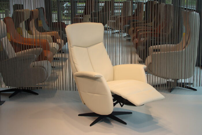 Relaxfauteuil manueel verstelbaar met gasveer / relaxstoel in Leer Feelz FZ R05-A05 van De Toekomst. Direct leverbaar.