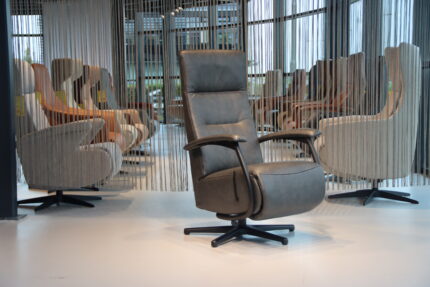 Relaxfauteuil manueel verstelbaar met gasveer / relaxstoel in Leer Best Basic BB R04-A05 van De Toekomst. Direct leverbaar.