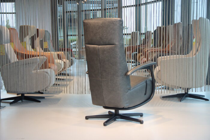 Relaxfauteuil manueel verstelbaar met gasveer / relaxstoel in Leer Best Basic BB R04-A05 van De Toekomst. Direct leverbaar.