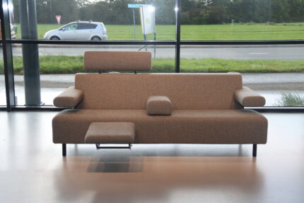 Havee Cloak design bank Pacific 3 zits 212 cm breed in ploegstof Monza. Direct leverbaar.