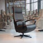 Elektrisch verstelbaar relaxfauteuil Twice Pro TW-270N van De Toekomst met 3 motoren en een accu in Prestige Leer.