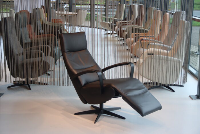 Elektrisch verstelbaar relaxfauteuil Twice Pro TW-270N van De Toekomst met 3 motoren en een accu in Prestige Leer. - Afbeelding 2