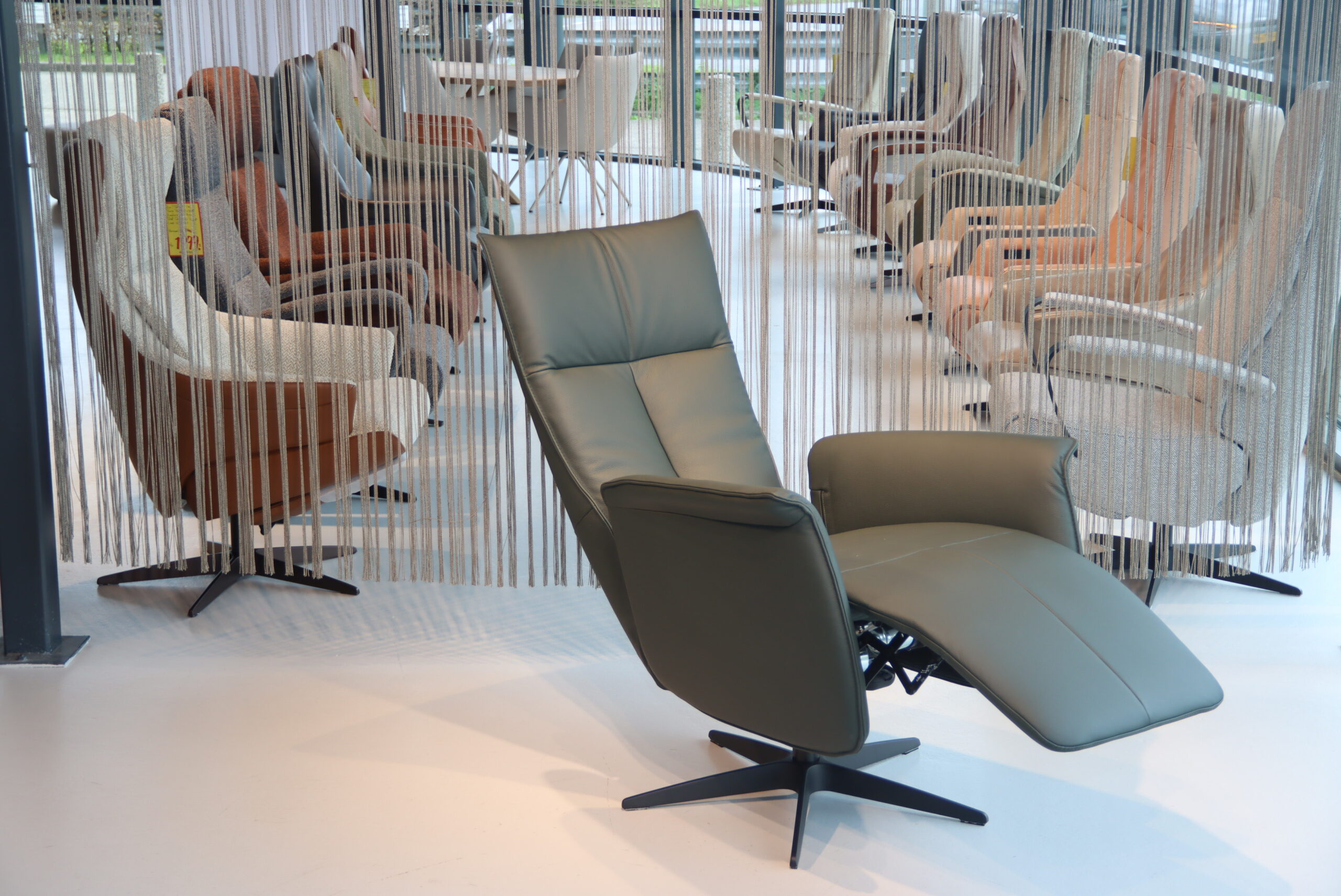 IMG_8661 Gealux Relaxfauteuil GLX014-25 Draai 2 motoren met accu in Leer kleur Groen. Direct leverbaar. - Afbeelding 2