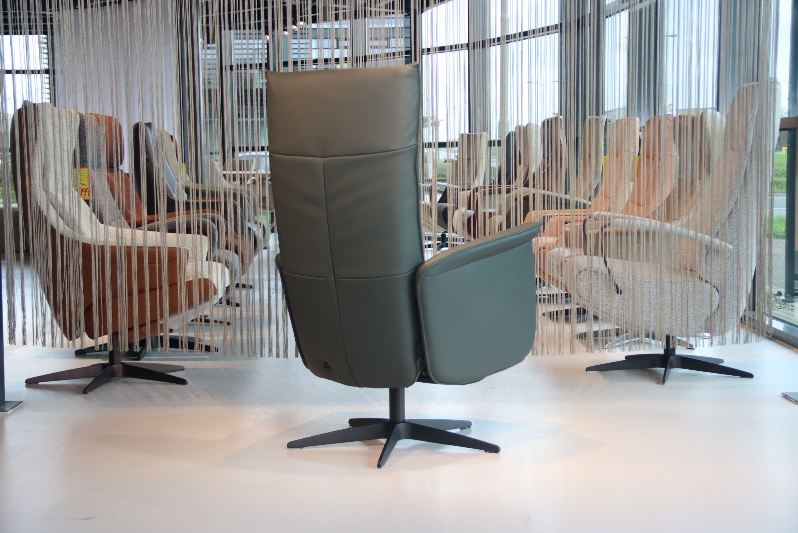 Gealux Relaxfauteuil GLX014-25 Draai in Leer kleur Groen. Direct leverbaar. Gealux Relaxfauteuil GLX014-25 Draai in Leer kleur Groen. Direct leverbaar.