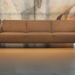 Enzo Luca 4 zitsbank Naso 285 cm breed in stof, direct leverbaar met fabrieksgarantie.