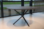 Ronde eettafel 140 cm HPL blad Marmer look met zwart metalen onderstel Koopmans Meubelen. Direct Leverbaar. - Afbeelding 3