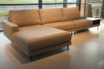 Cartel Living Flex Lounge Hoge rug met Ligelement en kastje Zwart Eiken in het stof Blend kleur Sand - Afbeelding 4