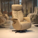 Relaxfauteuil Feelz FZR01 A01 met 2 motoren en een accu van De Toekomst in leer. Direct leverbaar.