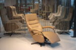 Relaxfauteuil / Relaxstoel model Feelz FZ R04-A05 manueel van de De Toekomst in leer. Direct leverbaar.