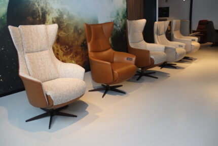 Nieuw binnen Div. outlet modellen De Toekomst Twice (Pro) en Gealux Twinz en Arc relaxfauteuils/relaxstoelen stof/leer. Direct leverbaar