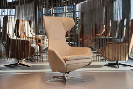 Gealux Arc 8046 modern design relaxfauteuil in leer met 2 motoren en een accu. Direct leverbaar.