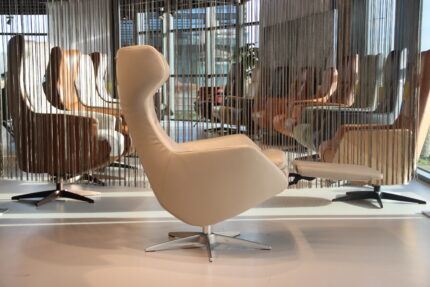Gealux Arc 8046 modern design relaxfauteuil in leer met 2 motoren en een accu. Direct leverbaar.