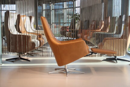 Gealux Arc 8027 modern design relaxfauteuil in leer met 2 motoren en een accu. Direct leverbaar.