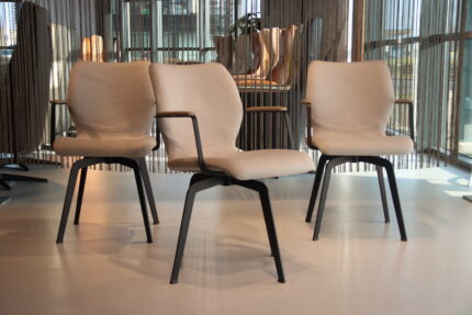 3x Gealux Smiley eetkamerstoel in stof kleur Grijs met draai functie. Direct leverbaar.