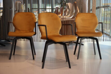 3 x Gealux Smiley eetkamerstoel in combi. stof leer met draaifunctie. Direct leverbaar.