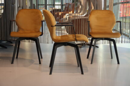 3 x Gealux Smiley eetkamerstoel in combi. stof leer met draaifunctie. Direct leverbaar.