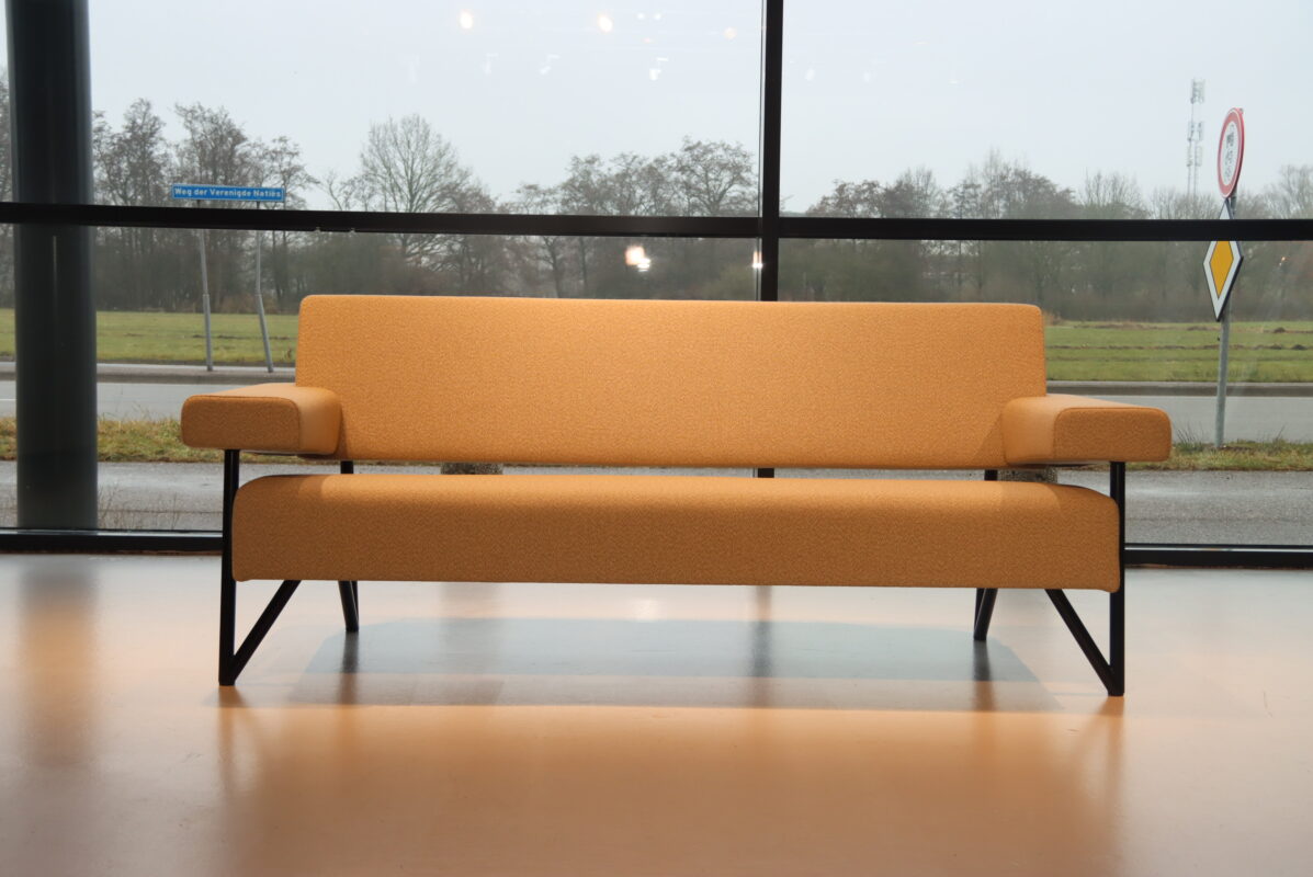 Havee Cloak model Stone 2,5 zits in De Ploegstof Twinwool 97, 196 cm breed. Direct leverbaar.