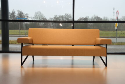 Havee Cloak model Stone 2,5 zits in De Ploegstof Twinwool 97, 196 cm breed. Direct leverbaar.