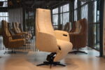 Elektrisch verstelbaar relaxfauteuil/relaxstoel met Sta op hulp/Sta op stoel Twice Pro TW-290N met STOEL VERWARMING van meubelfabriek De Toekomst in Ploegstof Serra kleur Creme met 3 motoren en een accu. Direct leverbaar. - Afbeelding 2